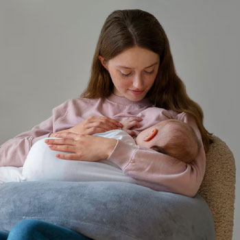 women breastfeeding